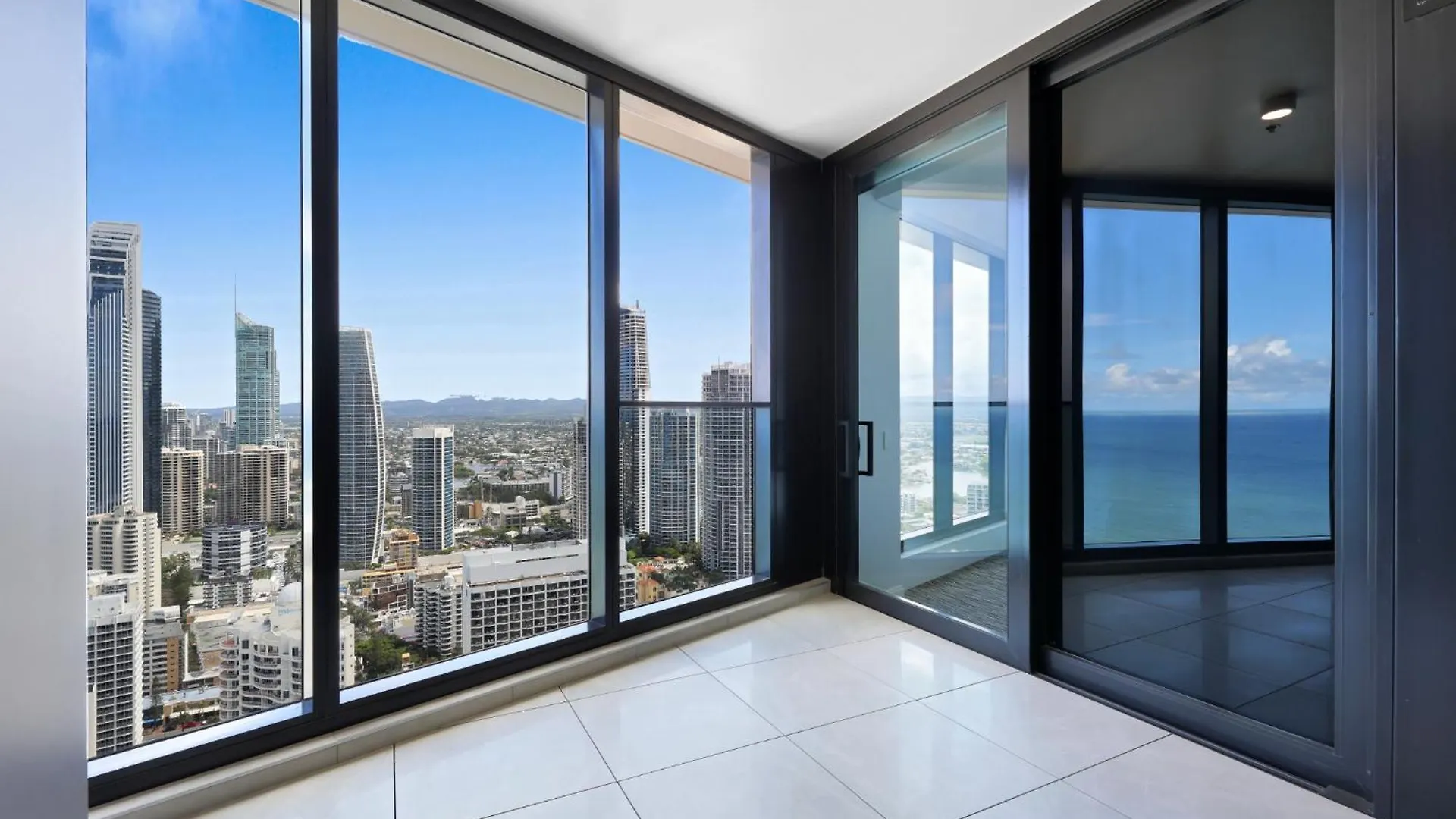 Apartment Ferienwohnung Luxe Oceanfront 1-Bed High Rise With Pool & Gym Gold Coast Australien