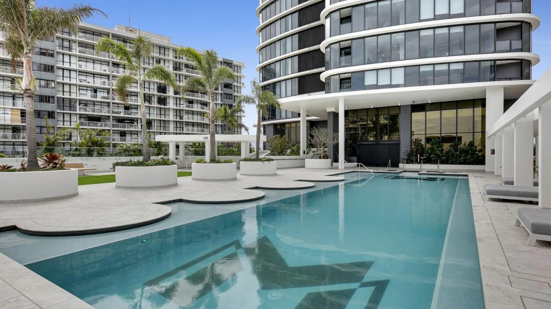 Apartment Ferienwohnung Luxe Oceanfront 1-Bed High Rise With Pool & Gym Gold Coast